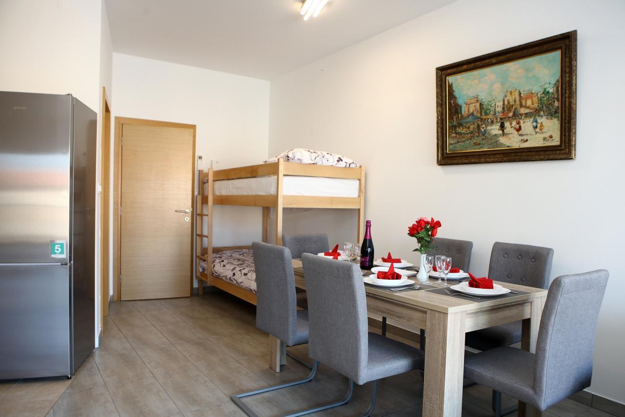 Charming San Simon Beach Apartment Jn Izola Exterior photo